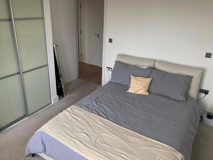 1 Bedroom Property To Rent In River Front, Enfield, EN1