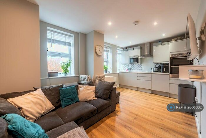 1 Bedroom Flat To Rent In Trident House, Farnborough, GU14