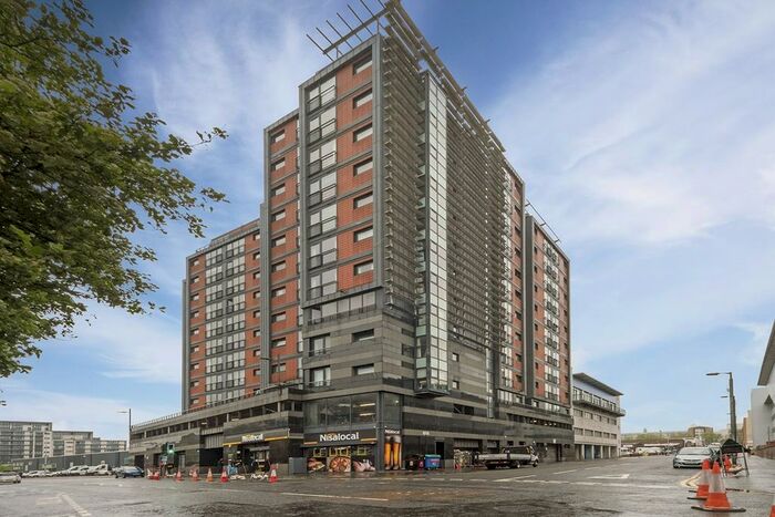 2 Bedroom Flat To Rent In Lancefield Quay, Glasgow, G3