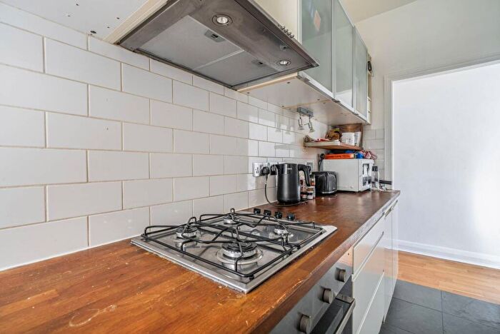 1 Bedroom Flat For Sale In Mapesbury Road, Mapesbury Estate, London, NW2