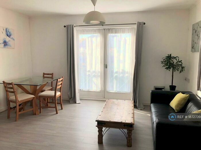 2 Bedroom Flat To Rent In Headford Mews, Sheffield, S3