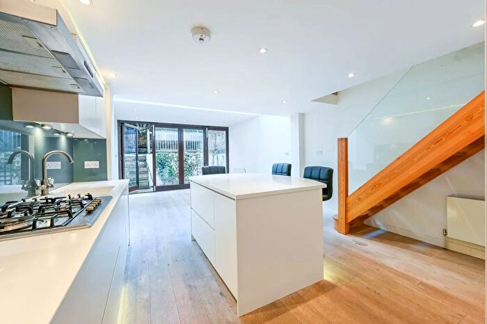 4 Bedroom Terraced House To Rent In Mornington Crescent, Camden, NW1