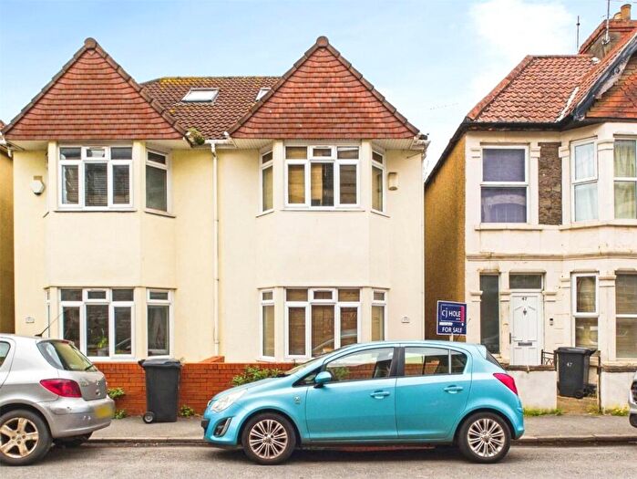 3 Bedroom Semi-Detached House For Sale In Bloomfield Road, Bristol, BS4