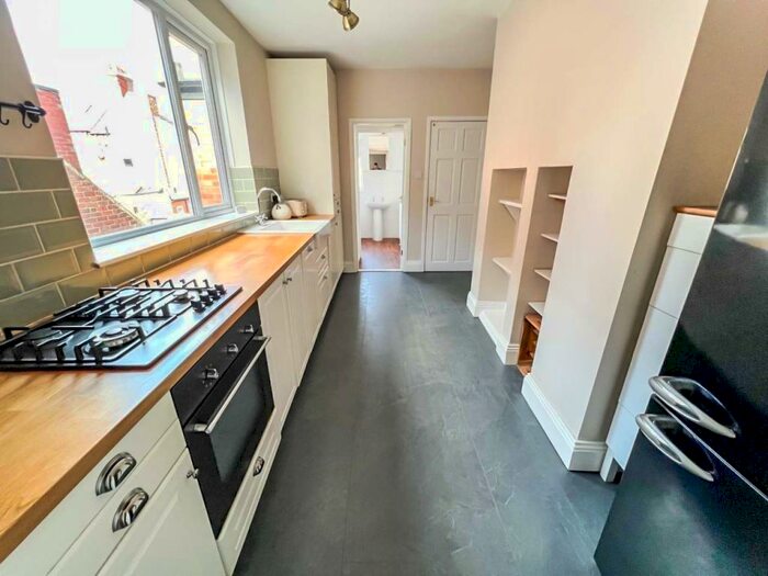 3 Bedroom Flat To Rent In Queen Alexandra Road, North Shields, Tyne And Wear, NE29