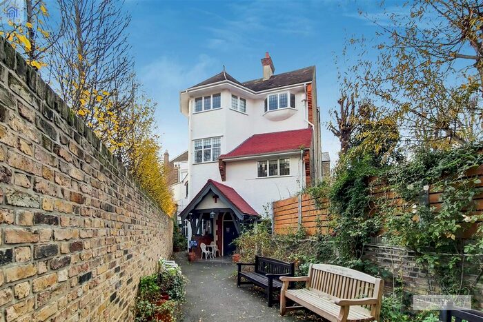 4 Bedroom Property To Rent In Pembridge Place, London, W2