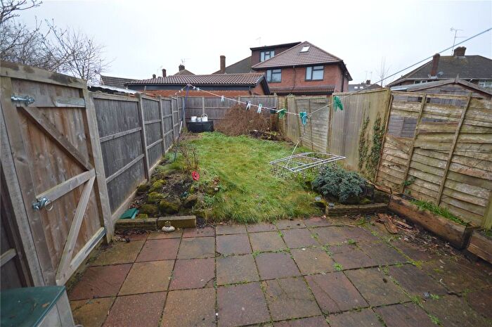 3 Bedroom End Of Terrace House For Sale In Moat Lane, Luton, Bedfordshire, LU3