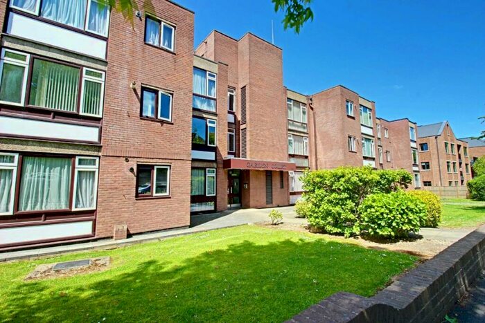 2 Bedroom Flat To Rent In Holden Road, Finchley, N12