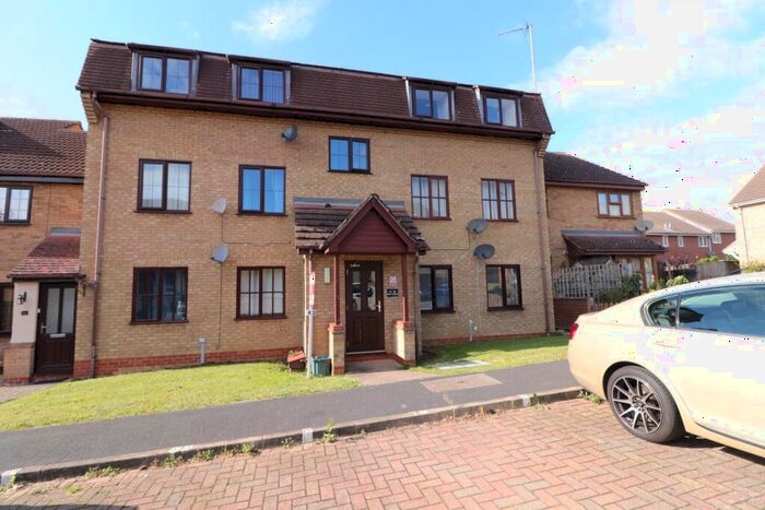 2 Bedroom Flat To Rent In Dart Close, St Ives, Cambs, PE27