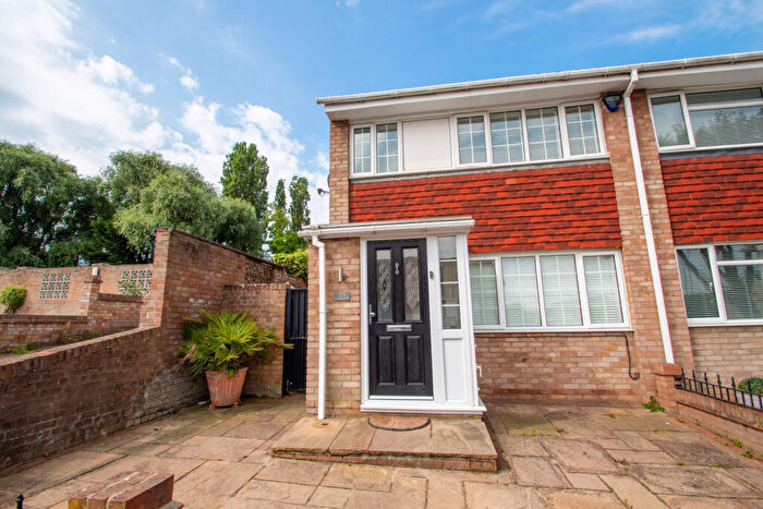 3 Bedroom End Of Terrace House To Rent In Wordsworth Road, Welling, DA16