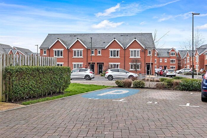 1 Bedroom Flat For Sale In Brookside Terrace, The Lane, Worcester, WR1