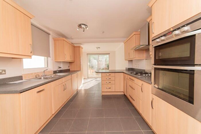 4 Bedroom Terraced House To Rent In Theobalds Ave, North Finchley, N12