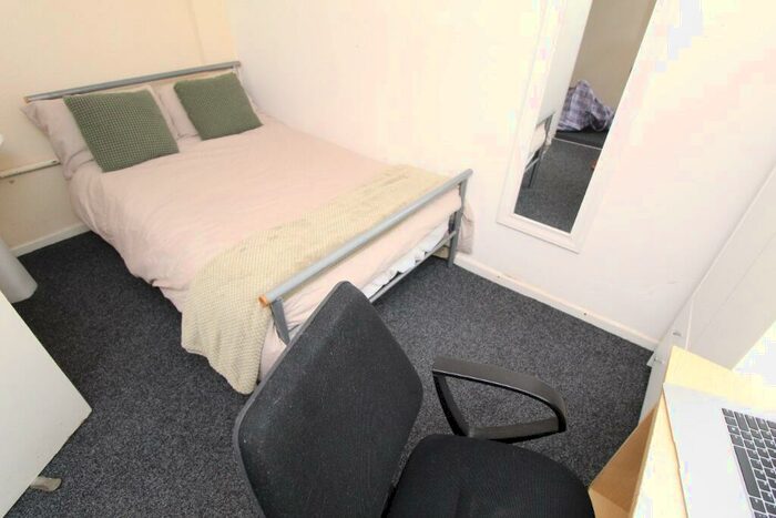 4 Bedroom Flat To Rent In Dunkirk Road, Dunkirk, Nottingham, NG7