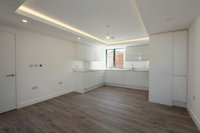 2 Bedroom Flat To Rent In Golders Green Road, London, NW11