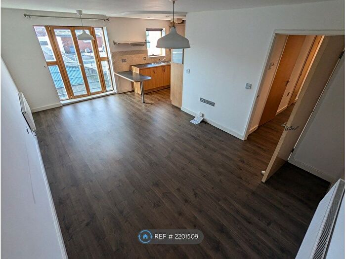 2 Bedroom Flat To Rent In Leadmill Court, Sheffield, S1