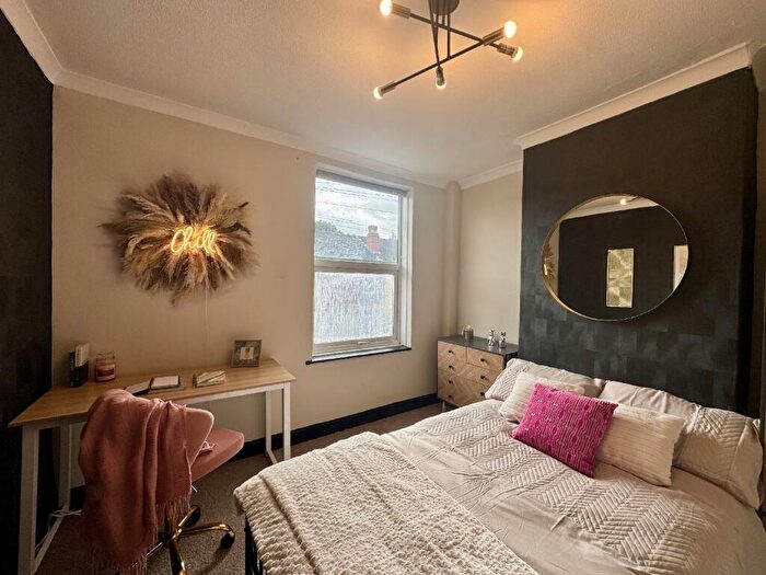 4 Bedroom House To Rent In Gleave Road, Selly Oak, Birmingham, West Midlands, B29