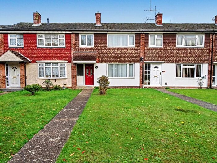 3 Bedroom Terraced House For Sale In Meadgate Avenue, Chelmsford, CM2