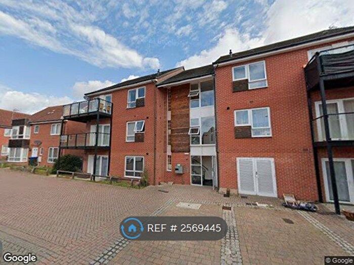 2 Bedroom Flat To Rent In Booth Park, Northampton, NN3