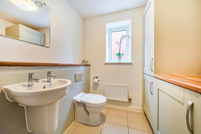 4 Bedroom Detached House For Sale In Cleverley Rise, Southampton, SO31
