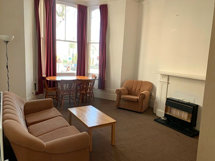 1 Bedroom Flat To Rent In Chiswick High Road, London, W4