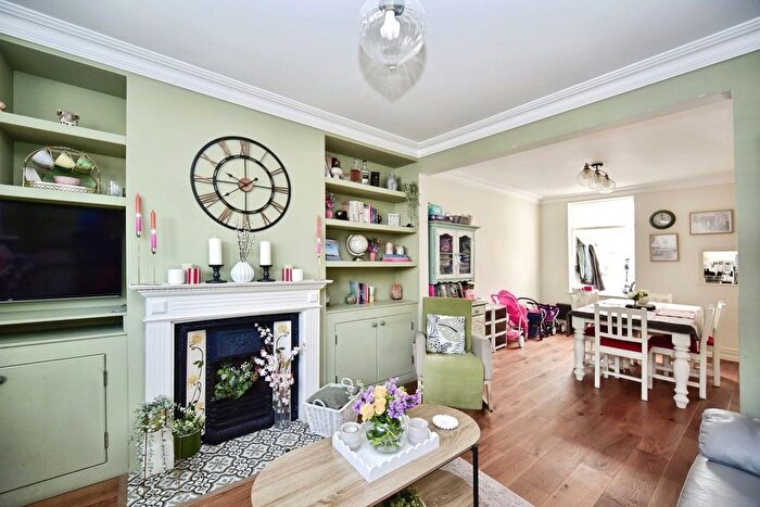 4 Bedroom Terraced House For Sale In Campbell Road, Maidstone, Kent, ME15