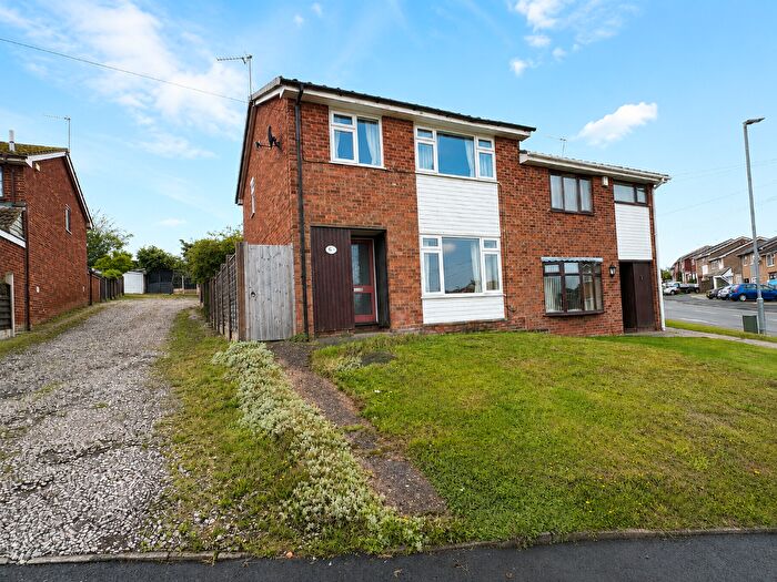3 Bedroom Semi-Detached House For Sale In Oaken Gardens, Burntwood, WS7