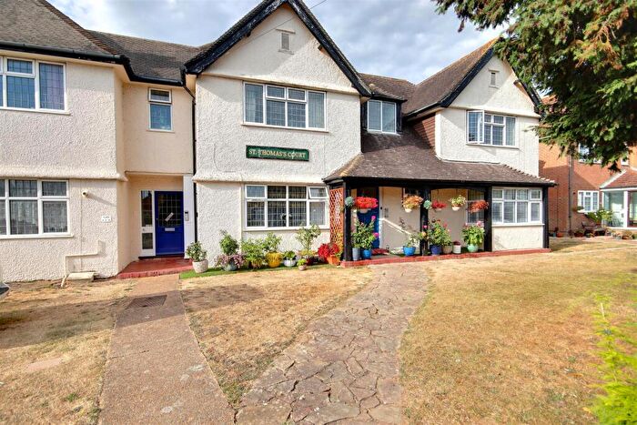 1 Bedroom Flat For Sale In St Thomas's Court, - St Lawrence Avenue, Worthing, BN14
