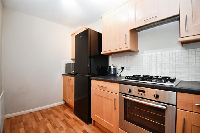 3 Bedroom Town House For Sale In Heatherwood Court, Bransholme, Hull, HU7