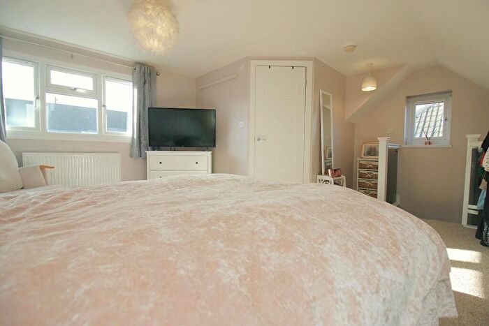 3 Bedroom End Of Terrace House For Sale In Harley Walk, Bramley, LS13