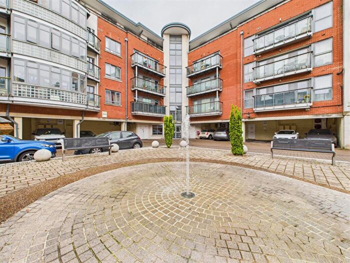 2 Bedroom Apartment For Sale In New Street, Chelmsford, CM1