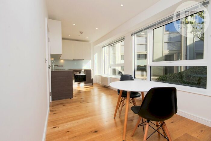 1 Bedroom Flat To Rent In Tryon Apartments, Balfour Road, Hounslow, TW3