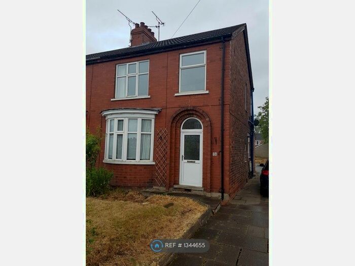 3 Bedroom Semi-Detached House To Rent In Crosby Avenue, Scunthorpe, DN15