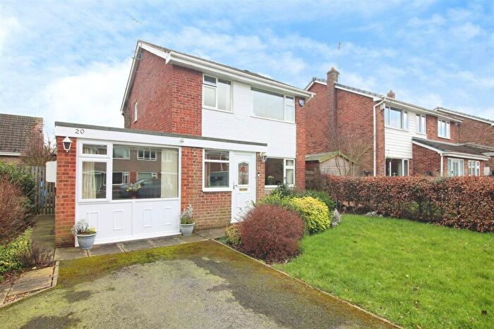 4 Bedroom Detached House For Sale In Eversley Court, Sherburn In Elmet, Leeds, LS25