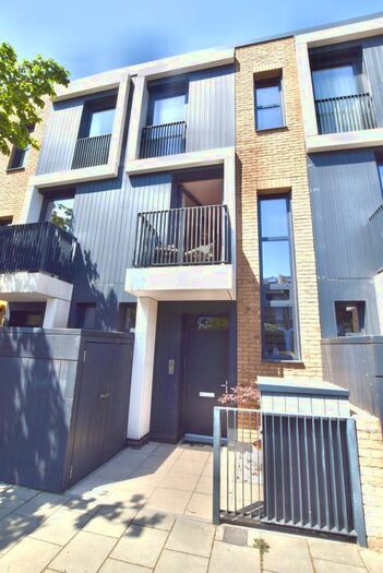 4 Bedroom Terraced House To Rent In Calvert Road, London, SE10