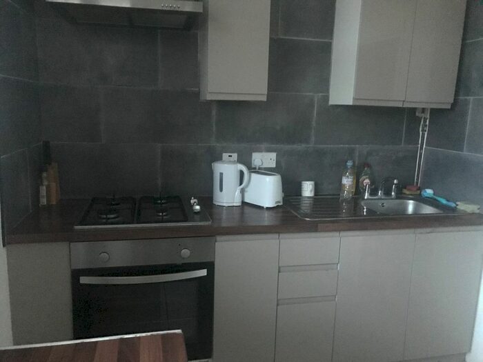 1 Bedroom Flat To Rent In Chatsworth Road, London, E5