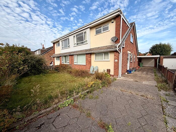 3 Bedroom Bungalow For Sale In Willow Close, Thornton, FY5
