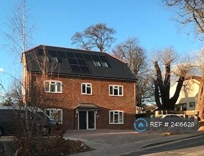 1 Bedroom Flat To Rent In Greenhill, High Wycombe, HP13