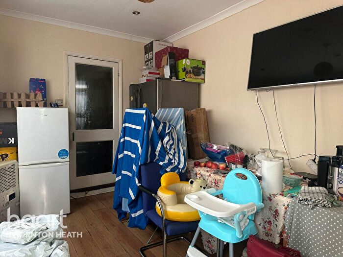 3 Bedroom Terraced House For Sale In Boswell Road, Thornton Heath, CR7