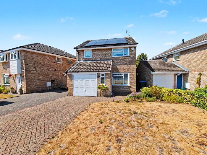 3 Bedroom Detached House For Sale In Norton Leys, Rugby, CV22