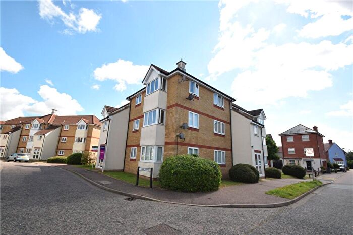 2 Bedroom Apartment To Rent In Carraways, CM8