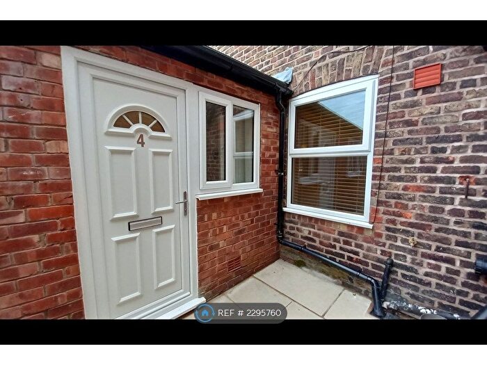 1 Bedroom Flat To Rent In Lansdowne Street, Macclesfield, SK10