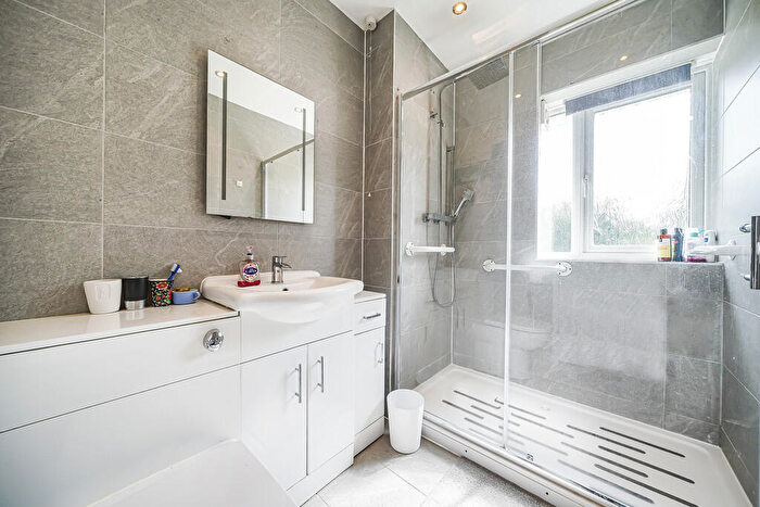 2 Bedroom Flat For Sale In Chadbrook Crest, Richmond Hill Road, Edgbaston, B15