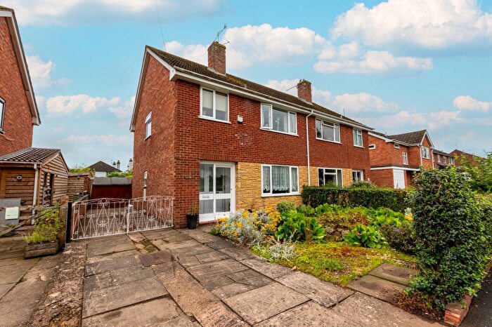 3 Bedroom Semi-Detached House For Sale In Stainburn Avenue, Worcester, Worcestershire, WR2