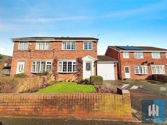 3 Bedroom Semi Detached House For Sale In Wellhouse Close, Mirfield, Kirklees, WF14