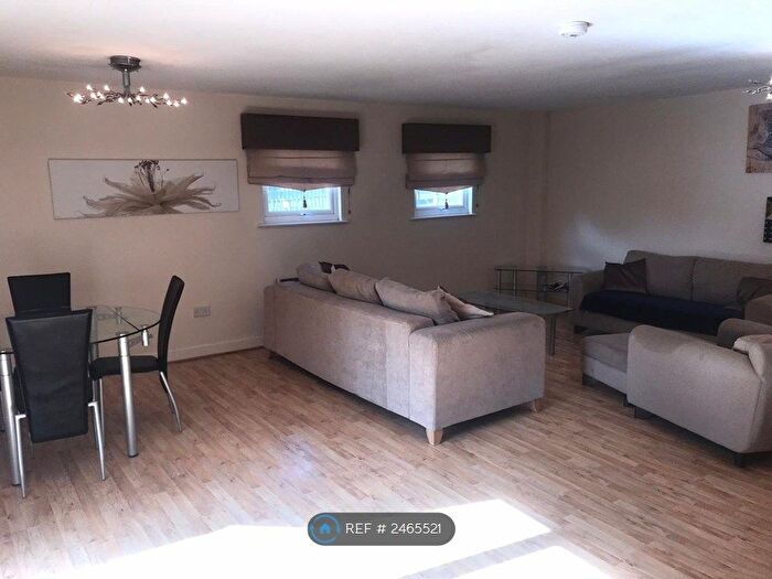 2 Bedroom Flat To Rent In Tower Court, Newcastle-Under-Lyme, ST5