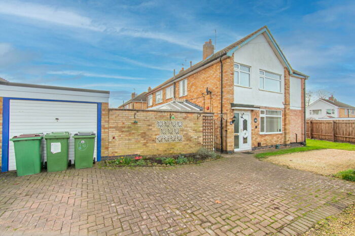 3 Bedroom Semi-Detached House For Sale In Hawthorn Drive, Blaby, Leicester, LE8