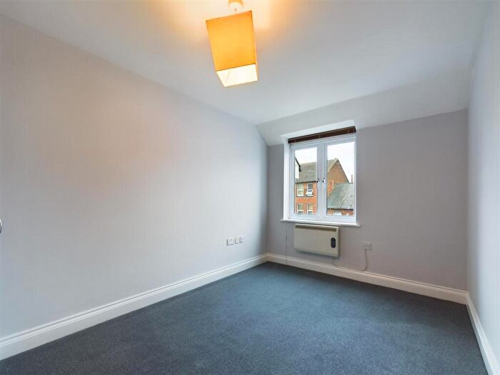 1 Bedroom Flat To Rent In Sanders Place, Walsworth Road, Hitchin, SG4