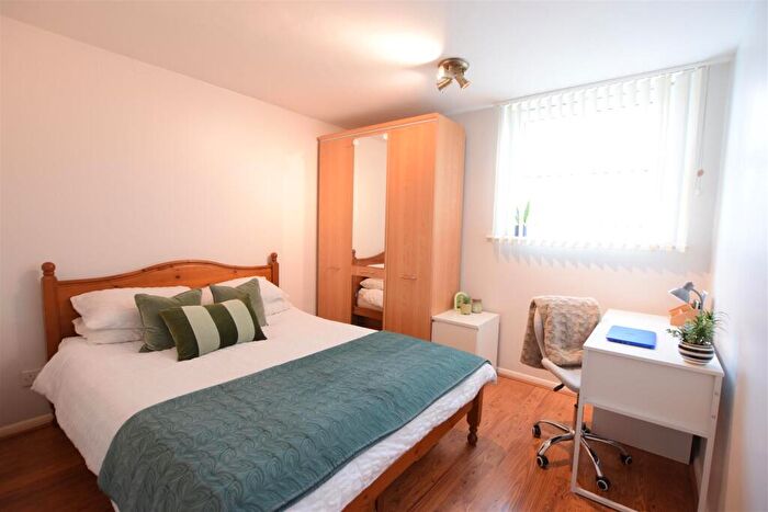 1 Bedroom Flat To Rent In Apt Grantavon House - City Centre Apartment - /, LN5