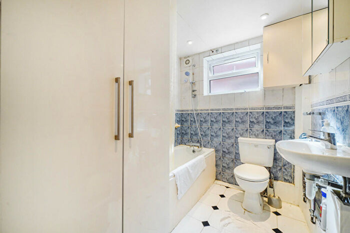 3 Bedroom Semi-Detached House To Rent In Buckingham Road, London, NW10