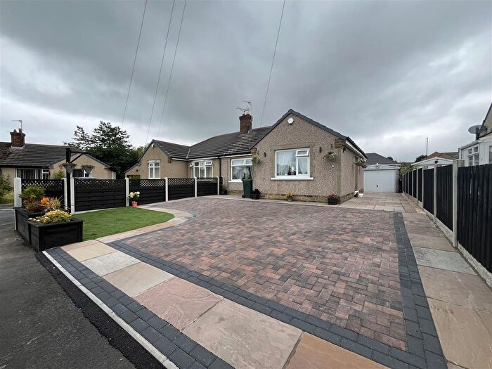 2 Bedroom Semi Detached Bungalow For Sale In Mostyn Grove, Bradford, BD6