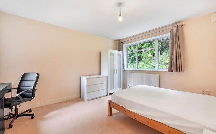 5 Bedroom Flat To Rent In Oak Hill Grove, KT6